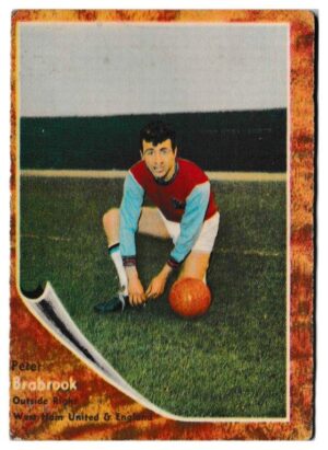 A&BC - 'Footballers (1963/64 - English Series 1)' - Card #24 - Chris Crowe (Wolves) A&BC - 'Footballers (1963/64 - English Series 1)' - Card #24 - Chris Crowe (Wolves)