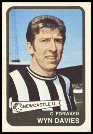 A&BC - 'Footballers (1968/69 - English Series 1)' (1968) - Wyn Davies (Newcastle United)