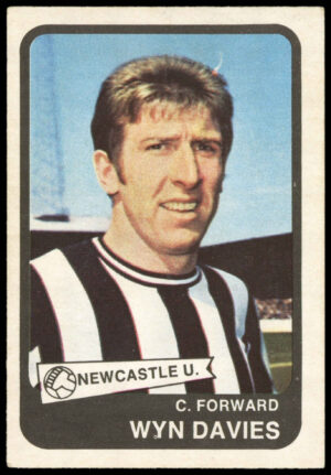 A&BC - 'Footballers 1968/69 S1' (1968) - Wyn Davies (Newcastle United)