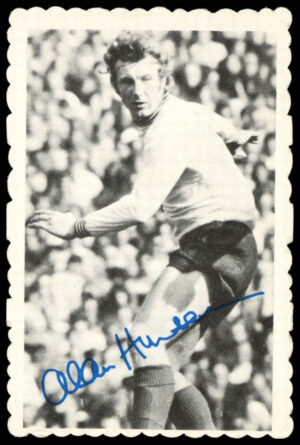 A&BC - 'Footballers Autographed Photos 1973/74 (Crinkle)' (1973) - Alan Hinton (Derby County) A&BC - 'Footballers Autographed Photos 1973/74 (Crinkle)' (1973) - Alan Hinton (Derby County)