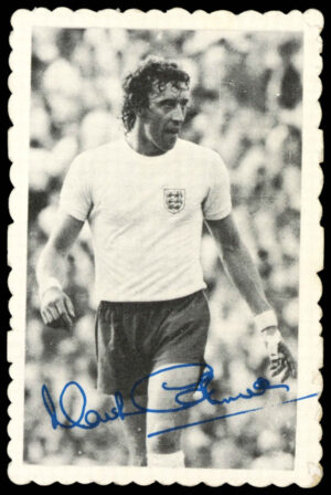 A&BC - 'Footballers Autographed Photos 1973/74 (Crinkle)' (1973) - Martin Chivers (Spurs) A&BC - 'Footballers Autographed Photos 1973/74 (Crinkle)' (1973) - Martin Chivers (Spurs)