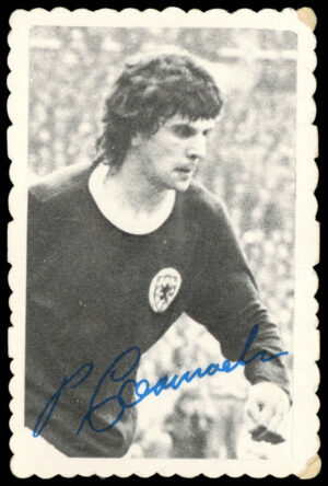 A&BC - 'Footballers Autographed Photos 1973/74 (Crinkle)' (1973) - Peter Cormack (Liverpool) A&BC - 'Footballers Autographed Photos 1973/74 (Crinkle)' (1973) - Peter Cormack (Liverpool)