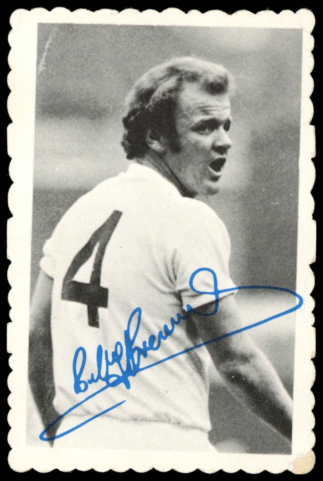 A&BC - 'Footballers Autographed Photos 1973/74 (Crinkle)' (1973) - Billy Bremner (Leeds Utd) A&BC - 'Footballers Autographed Photos 1973/74 (Crinkle)' (1973) - Billy Bremner (Leeds Utd)