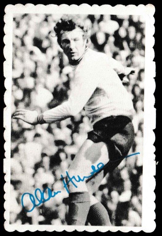 A&BC - 'Footballers Autographed Photos' (1973) - Card #17 - Alan Hinton (Derby County) A&BC - 'Footballers Autographed Photos' (1973) - Card #17 - Alan Hinton (Derby County)