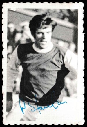 A&BC - 'Footballers Autographed Photos' (1973) - Card #26 - Pat Stanton (Hibernian)