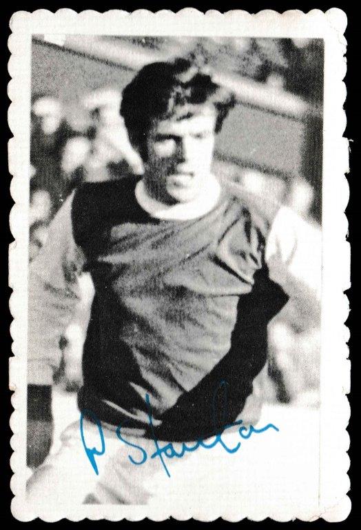A&BC - 'Footballers Autographed Photos' (1973) - Card #26 - Pat Stanton (Hibernian) A&BC - 'Footballers Autographed Photos' (1973) - Card #26 - Pat Stanton (Hibernian)