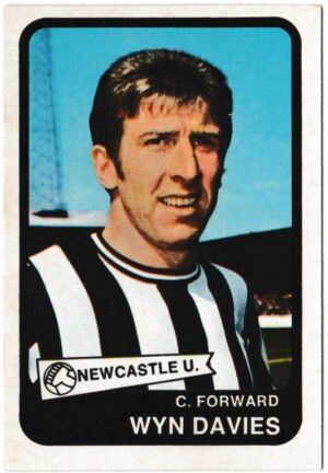 A&BC - 'Footballers (1968/69 - English Series 1)' (1968) - Card #42 - Wyn Davies (Newcastle United)
