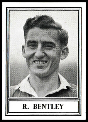 Barratt & Co - 'Famous Footballers 1952-53 - Card #43 - R. Bentley (Chelsea)