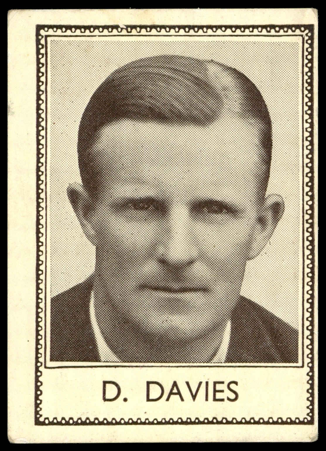 Barratt - 'Famous Cricketers (1937)' (1937) - D. Davies (Glamorgan) Barratt - 'Famous Cricketers (1937)' (1937) - D. Davies (Glamorgan)