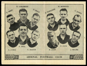 Barratt - 'English Teams Div 1 (1933)' (1933) - Arsenal (Moss - Coleman)