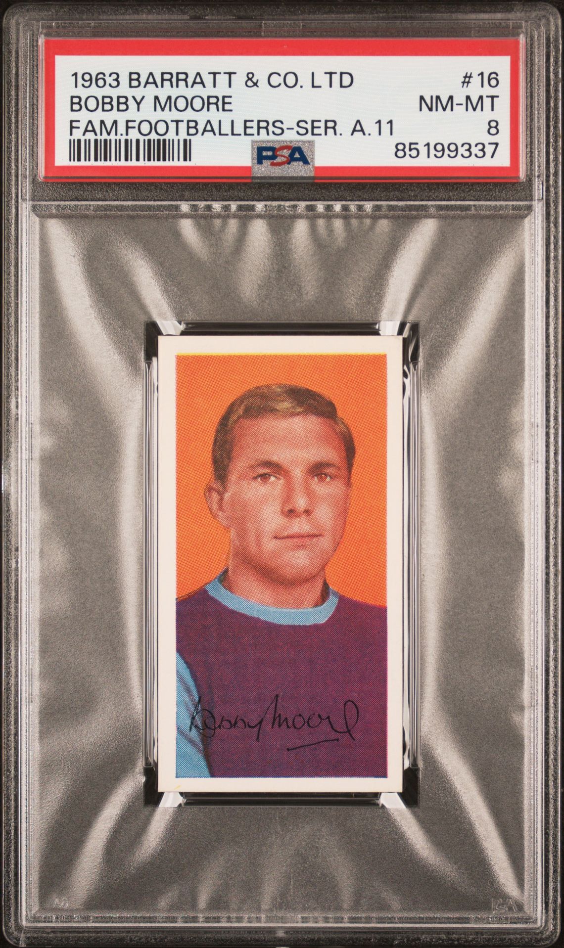 Barratt - 'Famous Footballers A.11' (1963) - Bobby Moore (West Ham United) **PSA8** Barratt - 'Famous Footballers A.11' (1963) - Bobby Moore (West Ham United) **PSA8**