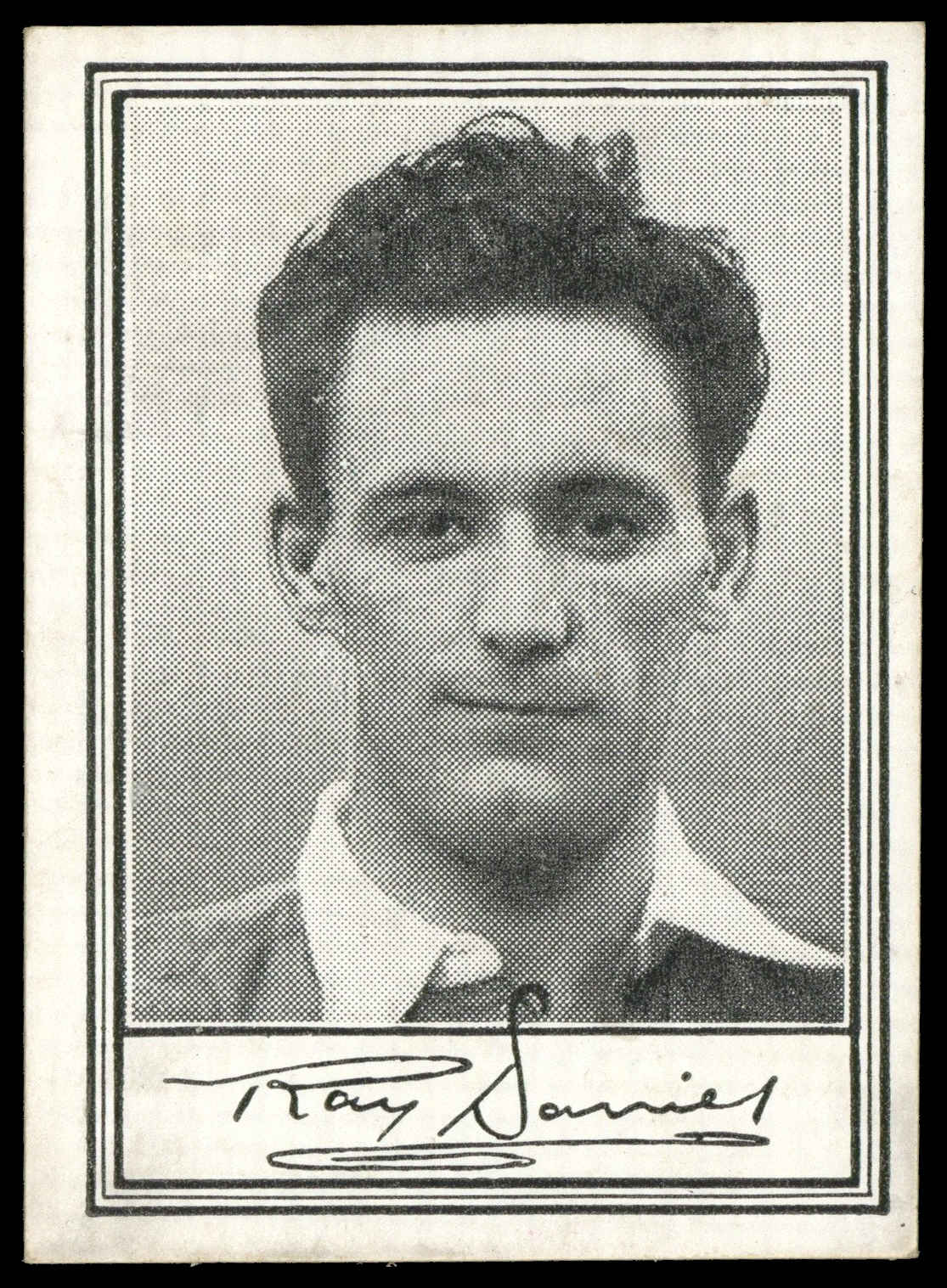 Barratt - 'Famous Footballers A.1' (1953) - R. Daniel (Sunderland) Barratt - 'Famous Footballers A.1' (1953) - R. Daniel (Sunderland)