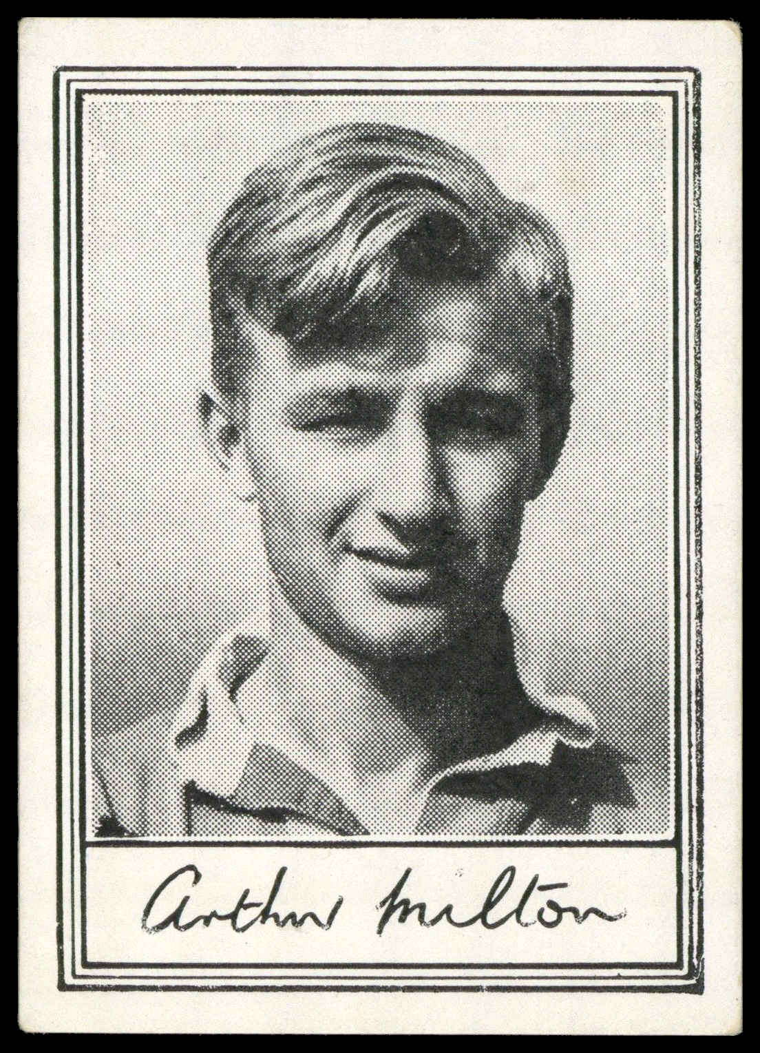 Barratt - 'Famous Footballers A.2' (1954) - C.A. Milton (Arsenal) Barratt - 'Famous Footballers A.2' (1954) - C.A. Milton (Arsenal)
