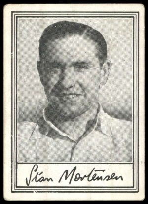 Barratt - 'Famous Footballers A.2' (1954) - Stan Mortensen (Blackpool) Barratt - 'Famous Footballers A.2' (1954) - Stan Mortensen (Blackpool)