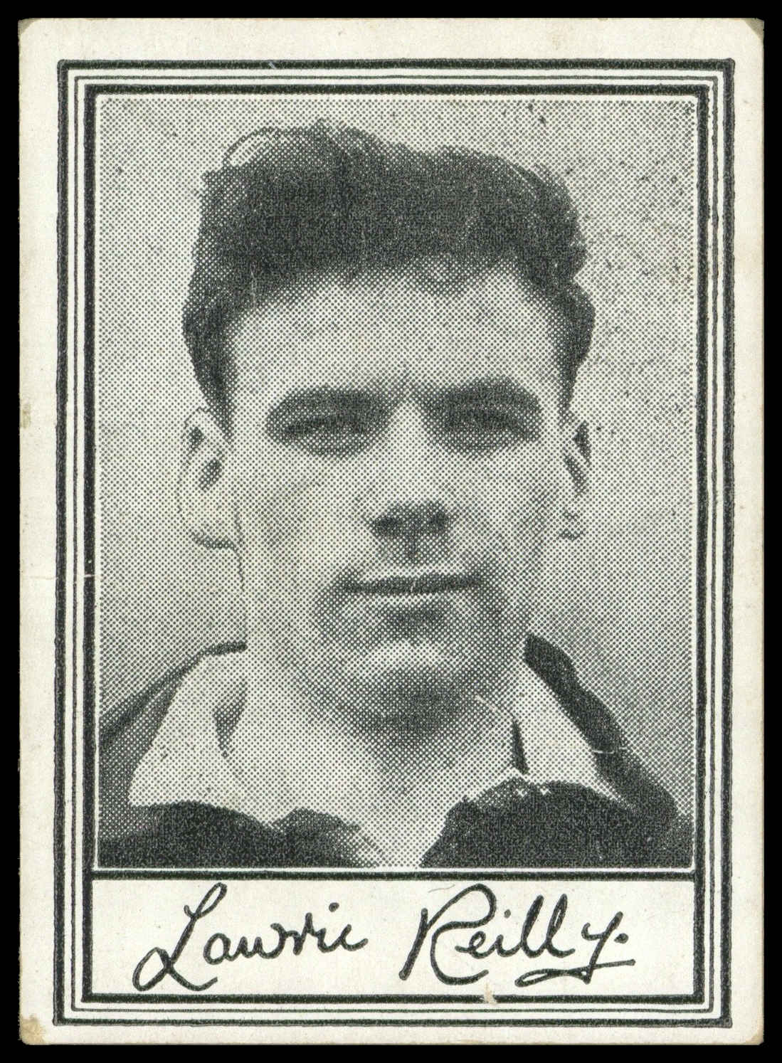 Barratt - 'Famous Footballers A.3' (1955) - L. Reilly (Hibernian) Barratt - 'Famous Footballers A.3' (1955) - L. Reilly (Hibernian)