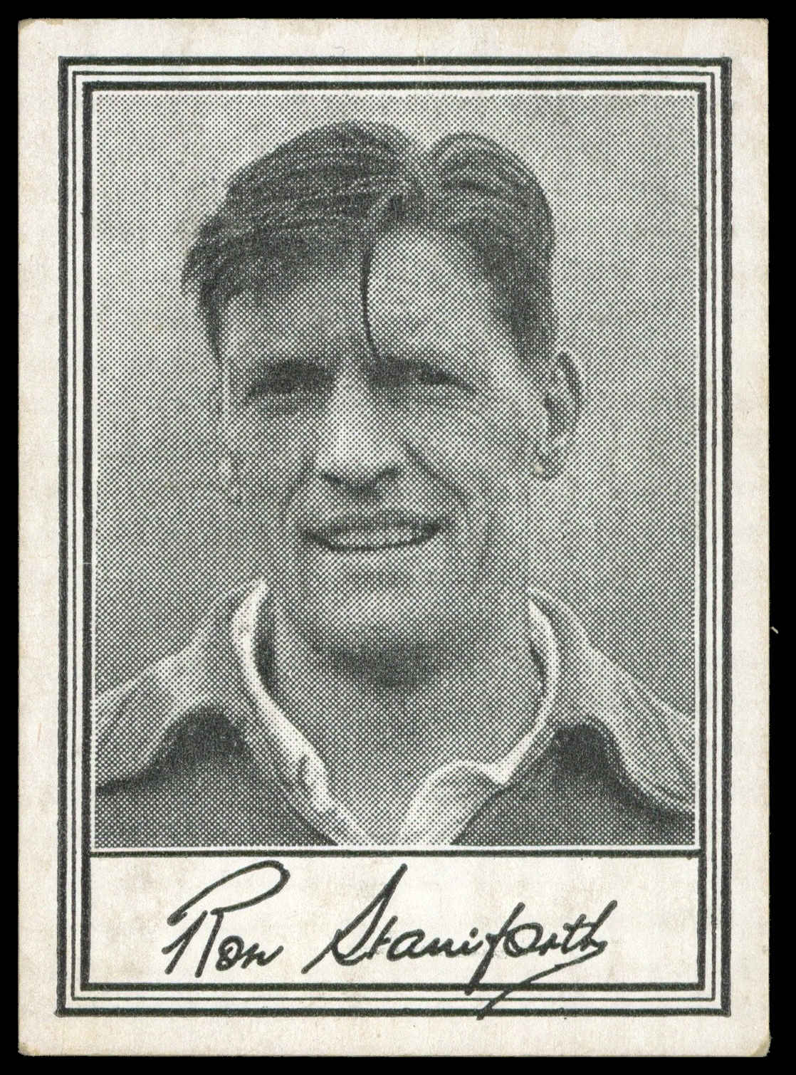 Barratt - 'Famous Footballers A.3' (1955) - R. Staniforth (Huddersfield Town) Barratt - 'Famous Footballers A.3' (1955) - R. Staniforth (Huddersfield Town)
