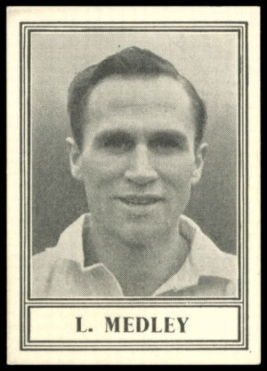 Barratt - 'Famous Footballers New Series (1950)' (1950) - L. Medley (Tottenham Hotspur)