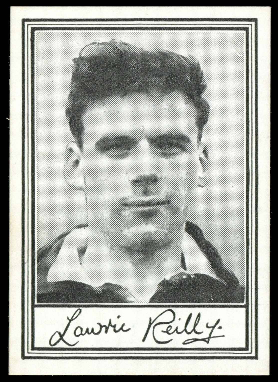 Barratt & Co - 'Famous Footballers A.1' (1953) #44 L. Reilly (Hibernian) Barratt & Co - 'Famous Footballers A.1' (1953) #44 L. Reilly (Hibernian)
