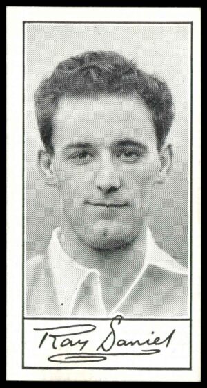 Barratt - R. Daniel (Sunderland) -  'Famous Footballers A.4'  - (1956)