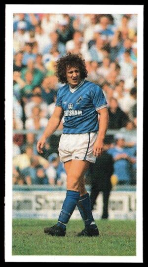 Bassett & Co - 'Football 1989-90 (Red Back)' - Card #17 - Terry Hurlock (Millwall)