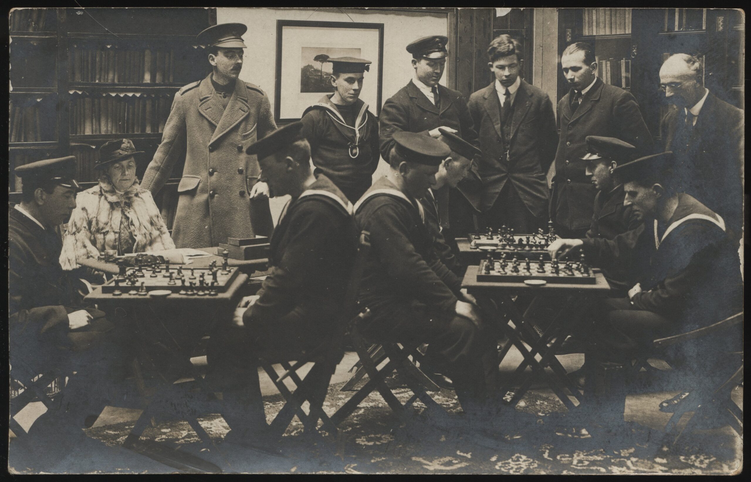 Real Photo - 'Navy Chess Tournament' () - Unused Postcard Real Photo - 'Navy Chess Tournament' () - Unused Postcard