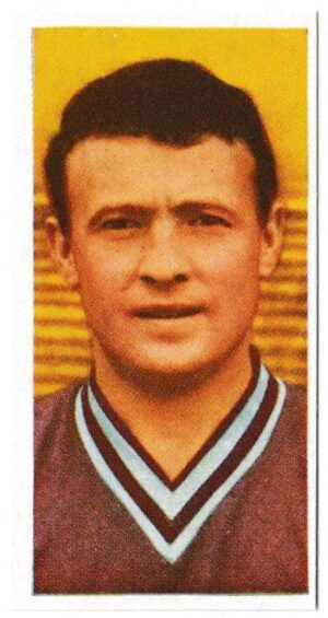 Cadet Sweets - 'Footballers (1959)' - Card #12 - Leslie Smith (Aston Villa)