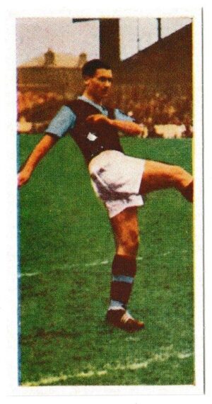 Cadet Sweets - 'Footballers (1959)' - Card #31 - Jimmy McIlroy (Burnley)