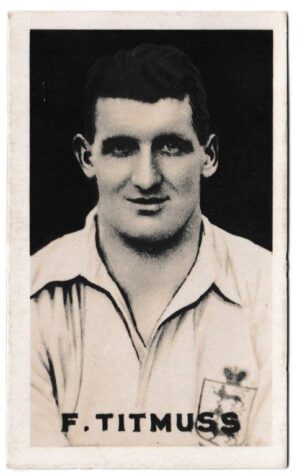 Champion - 'Famous Footballers' (1923) - Card #61 - F. Titmuss (Southampton)