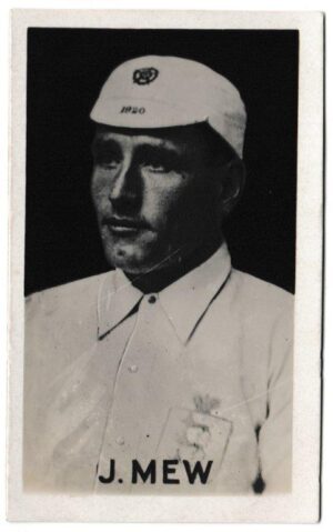 Champion - 'Famous Footballers' (1923) - Card #62 - J. Mew (Manchester United)
