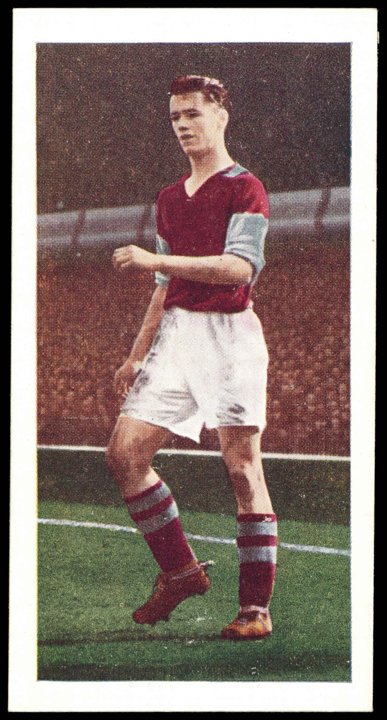 Chix - 'Famous Footballers S2' (1957) - #11 - Packy McParland (Aston Villa) Chix - 'Famous Footballers S2' (1957) - #11 - Packy McParland (Aston Villa)