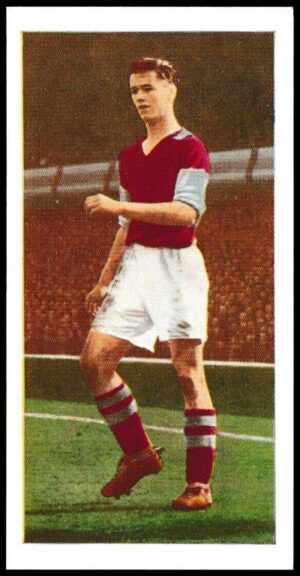 Chix - 'Famous Footballers (Series 2)' - Card #11 - Packy McParland (Aston Villa)