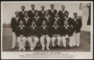 Official - 'The Pakistan Tourists Cricket Team' (1954) - Unused Postcard Official - 'The Pakistan Tourists Cricket Team' (1954) - Unused Postcard