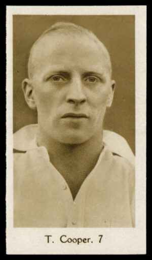 De Beukelaer - 'All Sports' #7 - T. Cooper (Derby County) (1932)