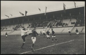 Stockholm Olympics - 'England v Finland (Trimmed to Right)' (1912) - Unused Football Postcard Stockholm Olympics - 'England v Finland (Trimmed to Right)' (1912) - Unused Football Postcard