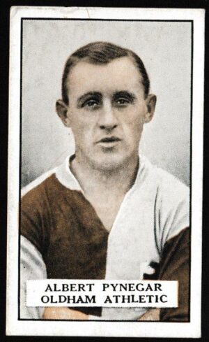 Gallaher - 'Famous Footballers (Green)' (1925) - Albert Pynegar (Oldham Athletic)