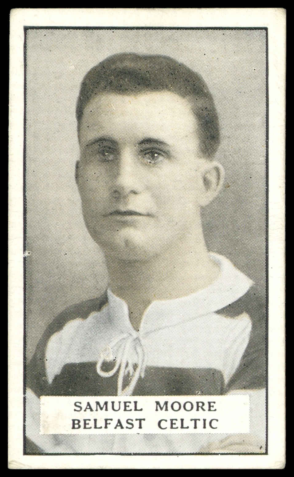 Gallaher - 'Famous Footballers (Green)' (1925) - #6 - Samuel Moore (Belfast Celtic) Gallaher - 'Famous Footballers (Green)' (1925) - #6 - Samuel Moore (Belfast Celtic)