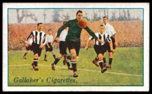 Gallaher - 'Footballers in Action' (1928) - Corinthians v Newcastle United