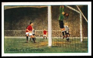 Gallaher - 'Footballers in Action' (1928) - Arsenal v Newcastle