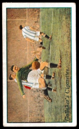 Gallaher - 'Footballers in Action' (1928) - Arsenal v Huddersfield Gallaher - 'Footballers in Action' (1928) - Arsenal v Huddersfield