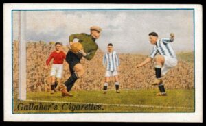 Gallaher - 'Footballers (Red)' (1928) - Manchester Utd v Huddersfield Gallaher - 'Footballers (Red)' (1928) - Manchester Utd v Huddersfield