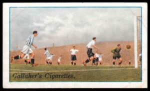 Gallaher - 'Footballers (Red)' (1928) - Huddersfield v Tottenham
