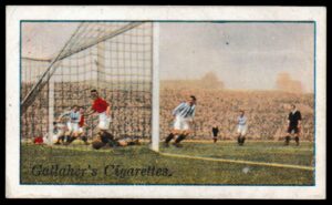 Gallaher - 'Footballers (Red)' (1928) - Burnley v Manchester United Gallaher - 'Footballers (Red)' (1928) - Burnley v Manchester United