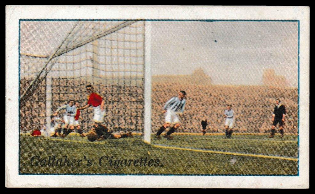 Gallaher - 'Footballers (Red)' (1928) - Burnley v Manchester United Gallaher - 'Footballers (Red)' (1928) - Burnley v Manchester United