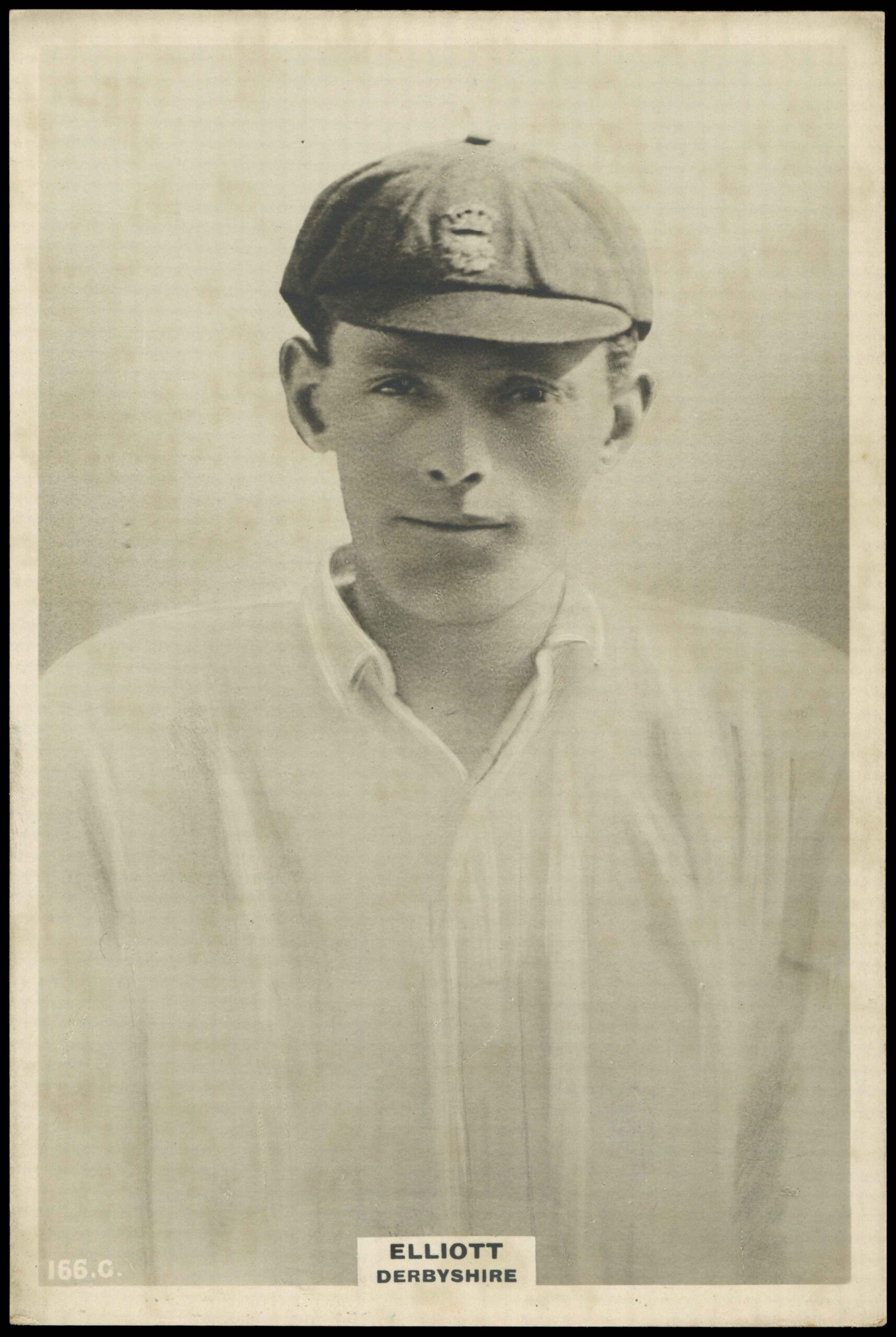 Phillips (Godfrey) - Elliott (Derbyshire) - 'Cricketers Cabinet Card' - (1924) Phillips (Godfrey) - Elliott (Derbyshire) - 'Cricketers Cabinet Card' - (1924)