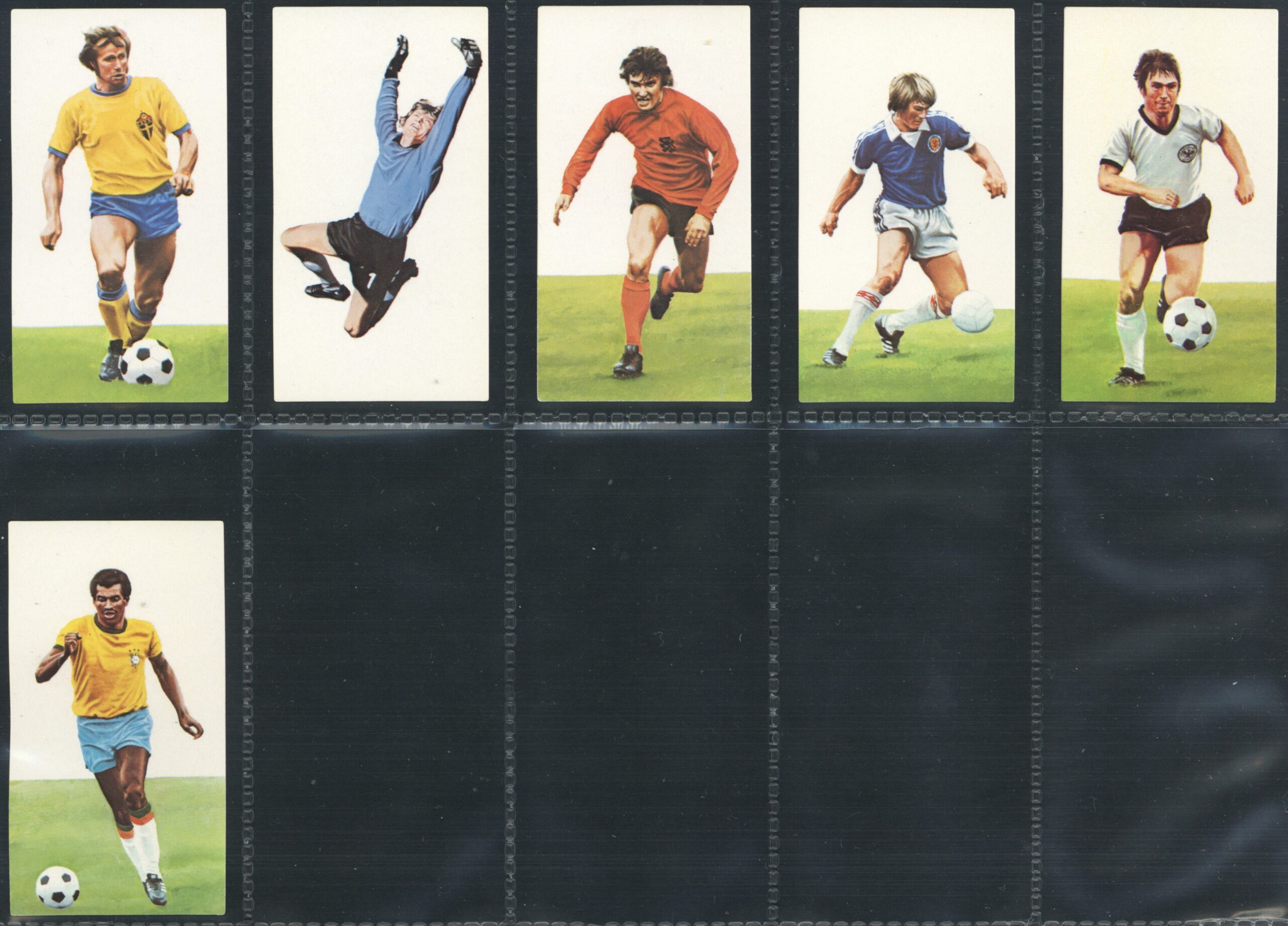 Golden Wonder - 'World Cup Soccer All Stars' (1978) - Complete Set (Dalglish, Zico, Kempes, Rivelino etc) Golden Wonder - 'World Cup Soccer All Stars' (1978) - Complete Set (Dalglish, Zico, Kempes, Rivelino etc)