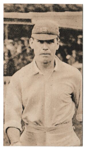 Hill (R&J) - 'Famous Cricketers' (1923) - Card #1 - E. Hendren (Middlesex)