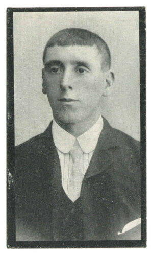 Hill (R&J) - 'Famous Footballers (1912)' (1912) - G. Wall (Manchester Utd)