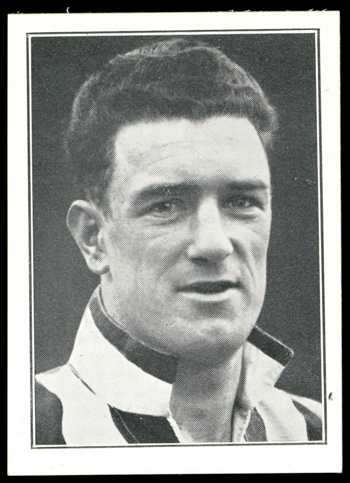 R&J Hill - 'Popular Footballers 1934-5 (Series B)' (1934) - E. Glover (Grimsby Town) R&J Hill - 'Popular Footballers 1934-5 (Series B)' (1934) - E. Glover (Grimsby Town)