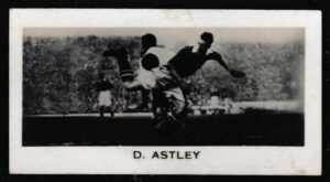 Sinclair - 'English & Scottish Football Stars' (1935) - D. Astley (Aston Villa) Sinclair - 'English & Scottish Football Stars' (1935) - D. Astley (Aston Villa)