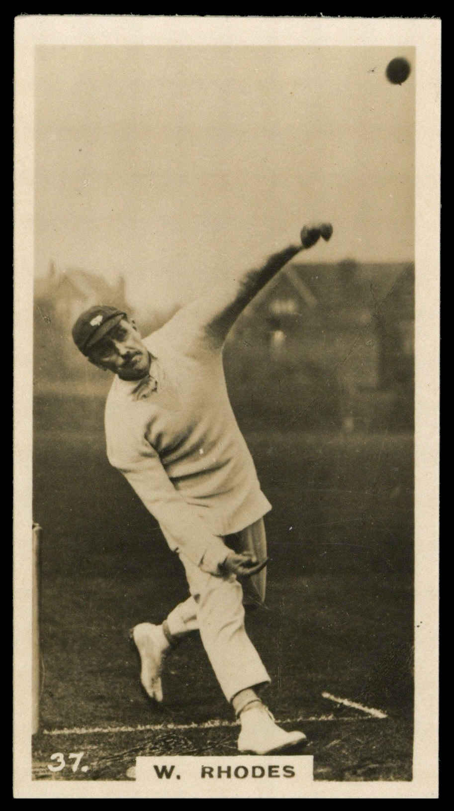 Lambert & Butler - 'Who's Who in Sport 1926' (1926) - #37 - Wilfred Rhodes (Yorkshire) Lambert & Butler - 'Who's Who in Sport 1926' (1926) - #37 - Wilfred Rhodes (Yorkshire)
